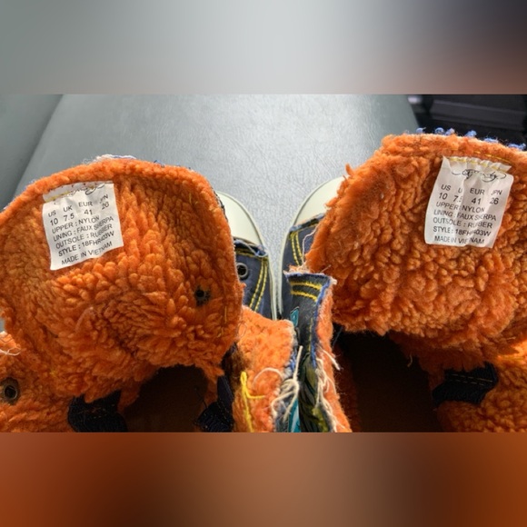 SOLD. ED HARDY HI TOP SNEAKERS. Laceless. - Picture 5 of 6